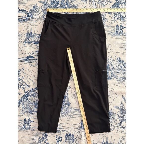 Great Condition Chicos ZENERGY Cargo Crop Pants Black Pull On Pants Comfy Lounge - Picture 2 of 8